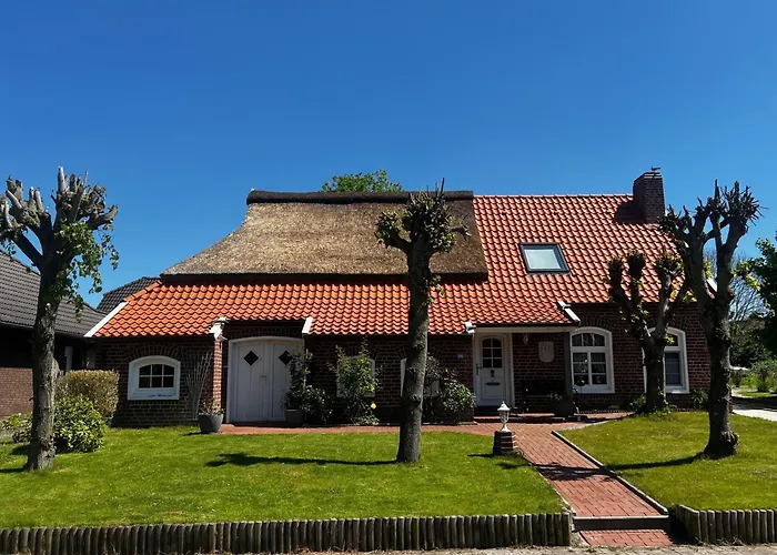 Lindenhuus-Urlaub Unter Einem Teilreetdach-Terrasse - Nahe Norden-Norddeich