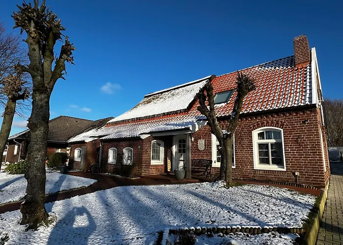 Lindenhuus-Urlaub Unter Einem Teilreetdach-Terrasse - Nahe Norden-Norddeich