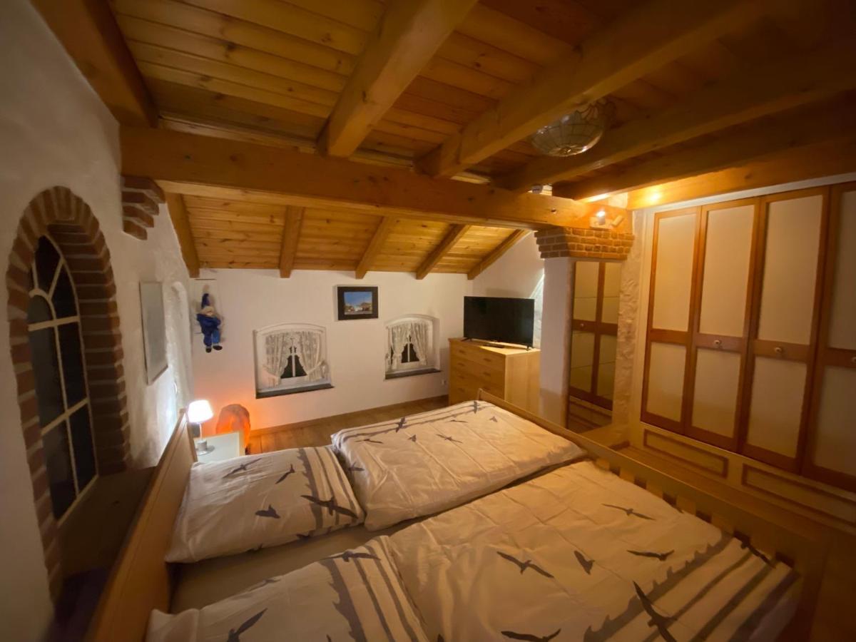 Lindenhuus-urlaub Unter Einem Teilreetdach-terrasse - Nahe Norden-norddeich