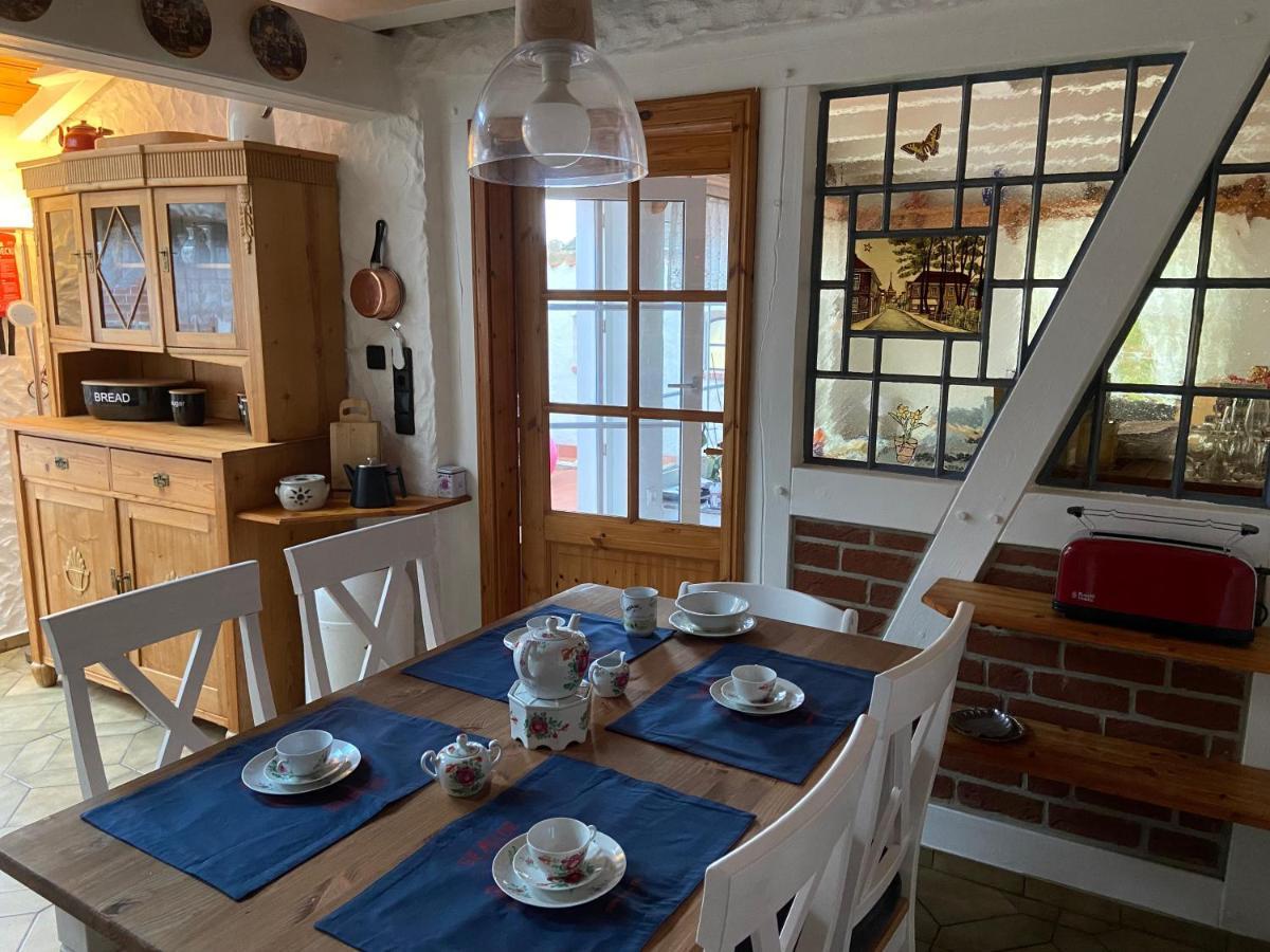 Lindenhuus-urlaub Unter Einem Teilreetdach-terrasse - Nahe Norden-norddeich *