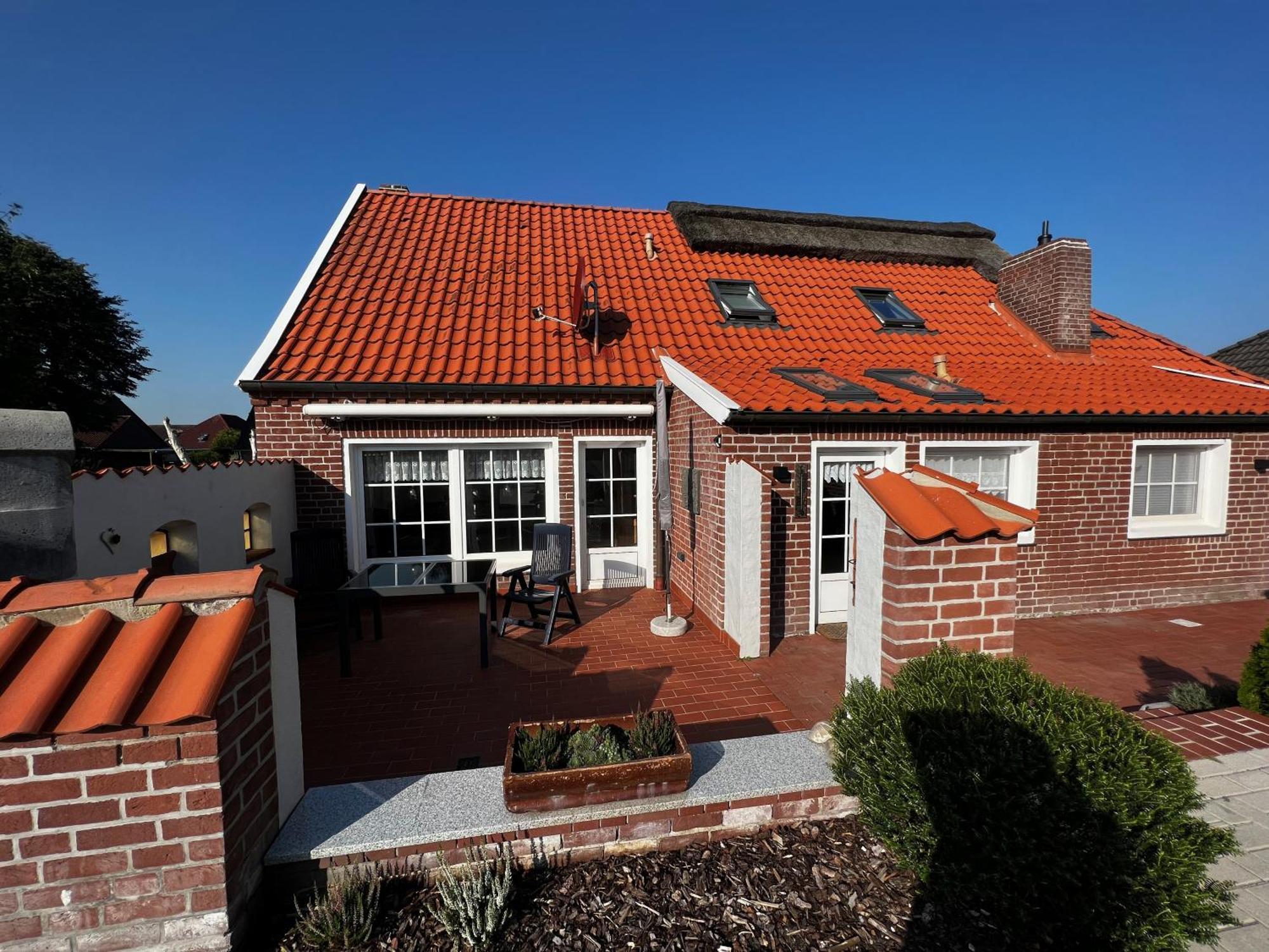 Lindenhuus-urlaub Unter Einem Teilreetdach-terrasse - Nahe Norden-norddeich * Osteel