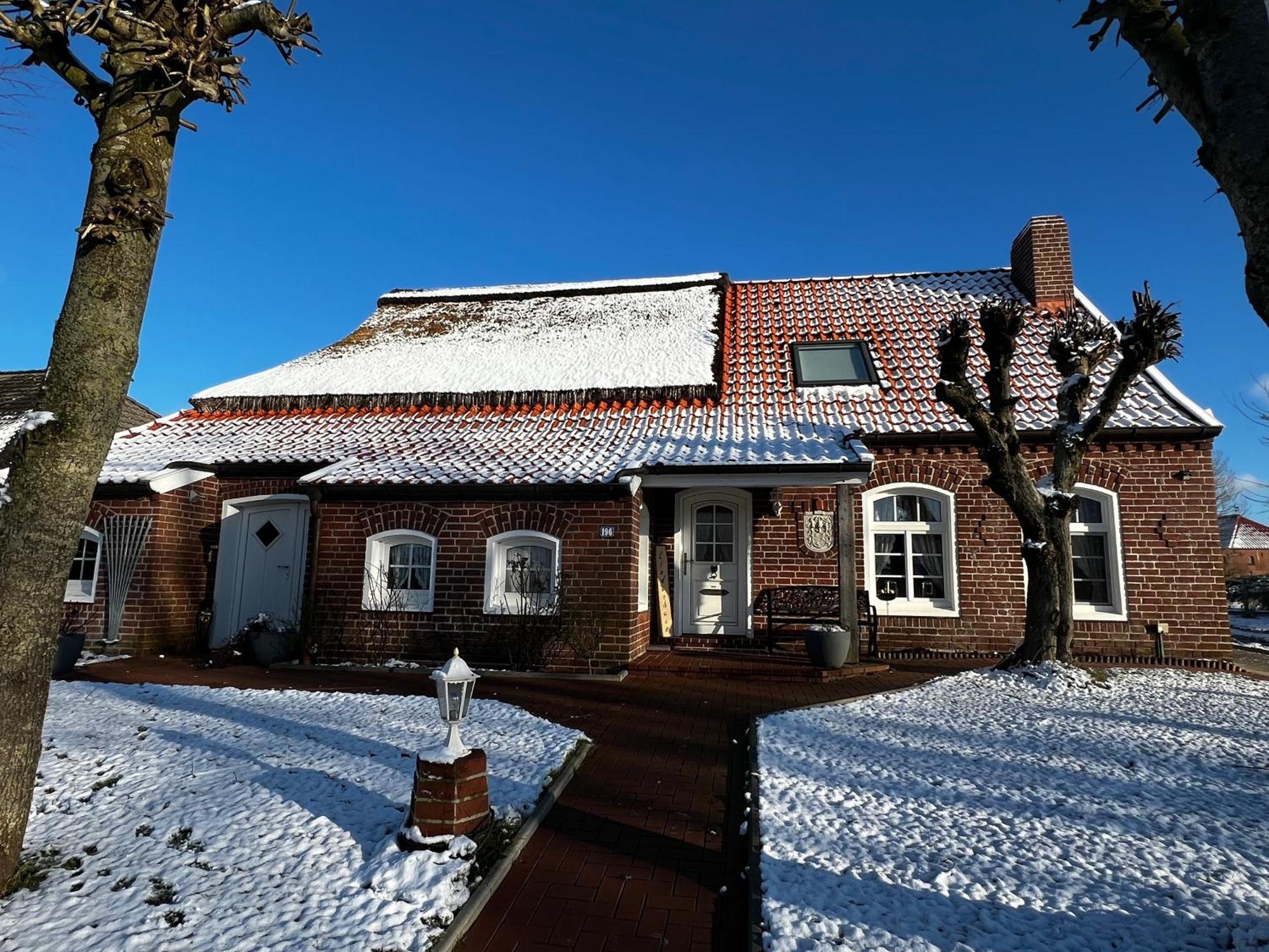 Holiday home Lindenhuus-urlaub Unter Einem Teilreetdach-terrasse - Nahe Norden-norddeich *
